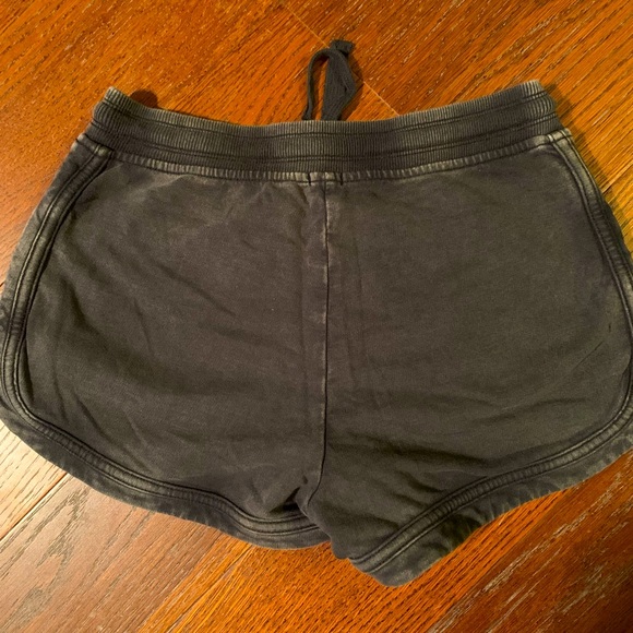 Aerie size XS shorts. - Picture 2 of 3